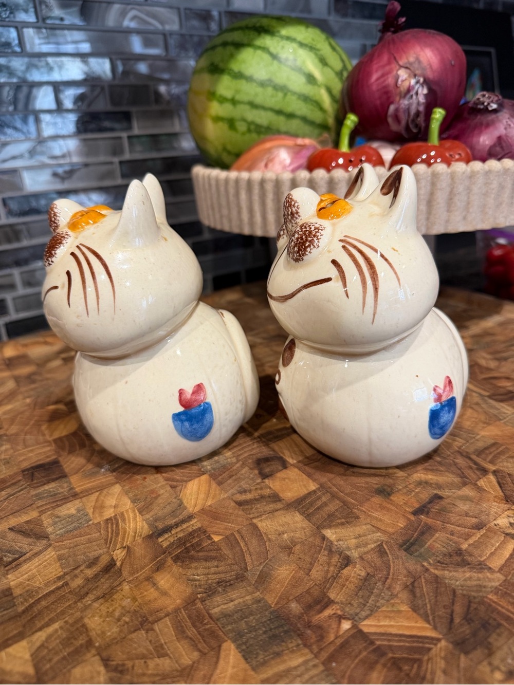 Vintage Ceramic Cat Salt & Pepper Shakers 🐱 - Picture 2 of 5